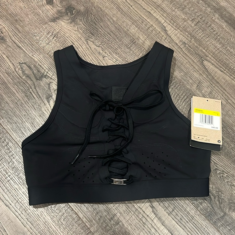 Nike Air Force 1 Top/sports bra.